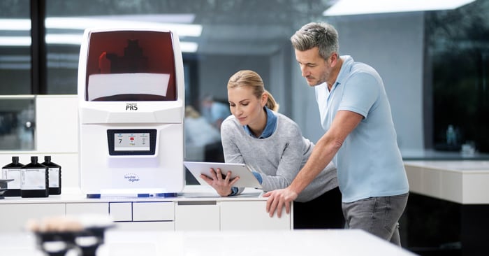 Dans les coulisses du développement d’une imprimante 3D : Bêta Test PrograPrint au laboratoire dentaire