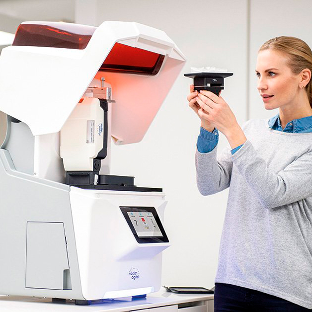 Additive manufacturing in dental technology