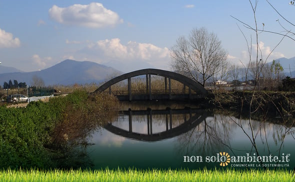 Acqua Sarnella, la provocatoria campagna contro l’inquinamento del fiume Sarno