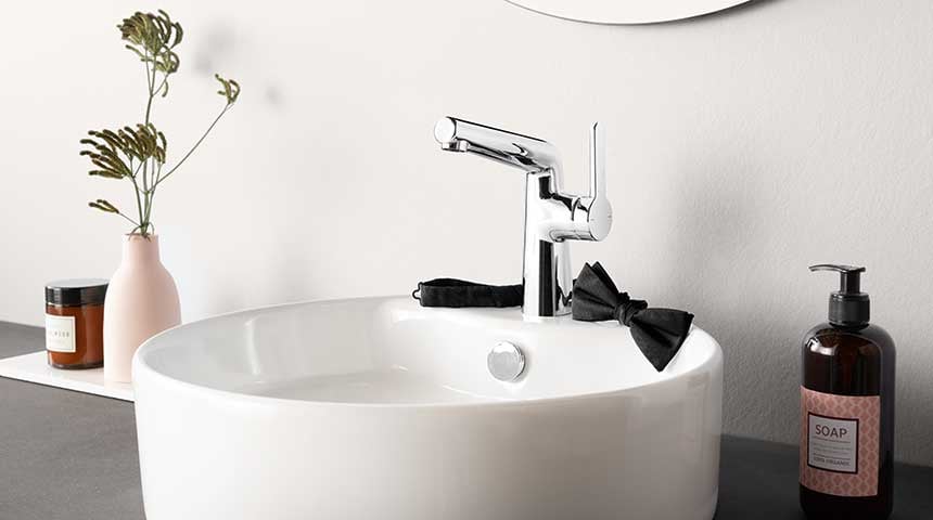 What makes the price difference in low-budget and high-quality fixtures?