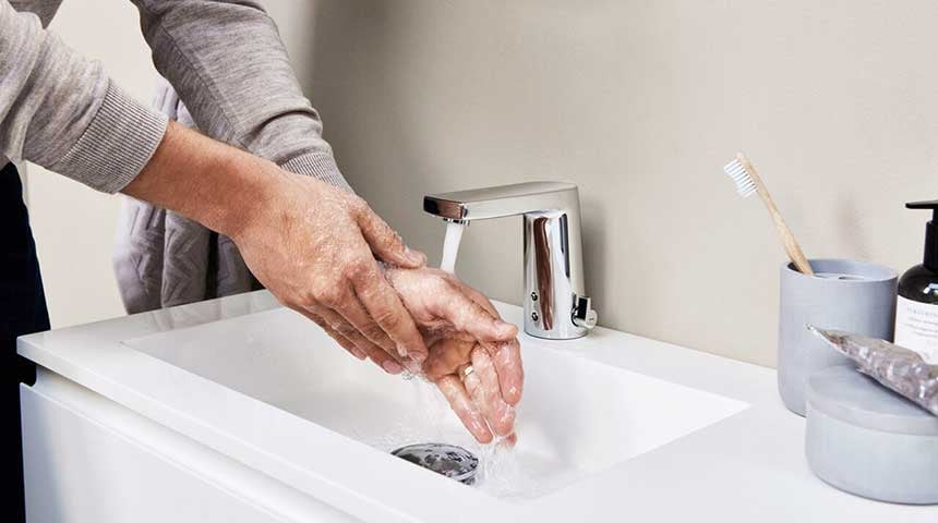 De vier meest voorkomende problemen bij onderhoud van touchless kranen en hoe die op te lossen