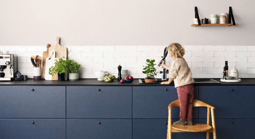 Hoe handenvrije kranen water kunnen helpen besparen