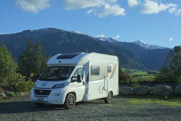 Motorhome Review | Wilderness's 2018 Burstner Lyseo IT590