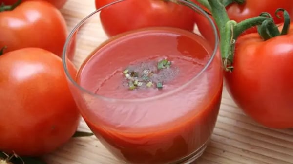 Rimedi naturali contro hangover pomodoro