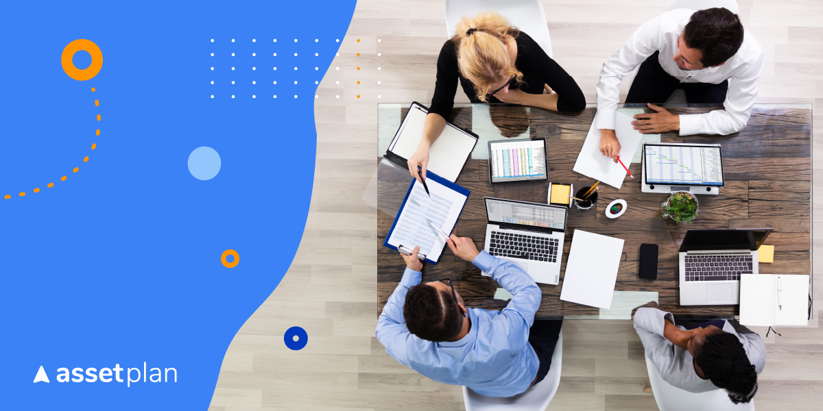 assetplan verano gente en oficina