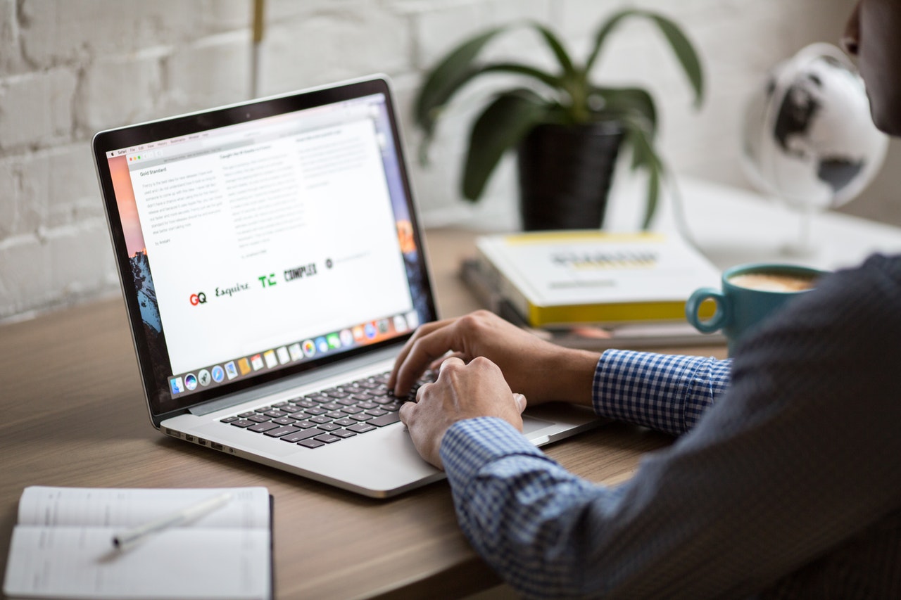 Top 4 Newsletter Sending Software in 2024 [With Features & Pricing]