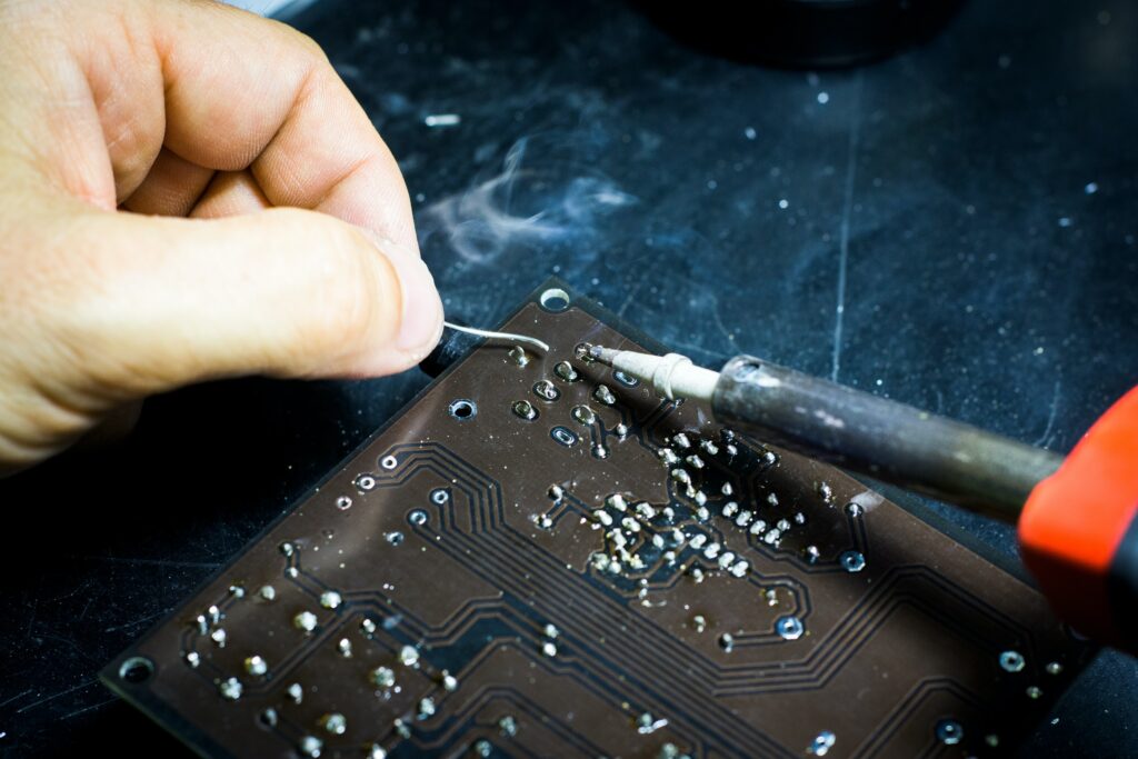 Lead vs. Lead-free Solder: Which is better for PCB manufacturing?