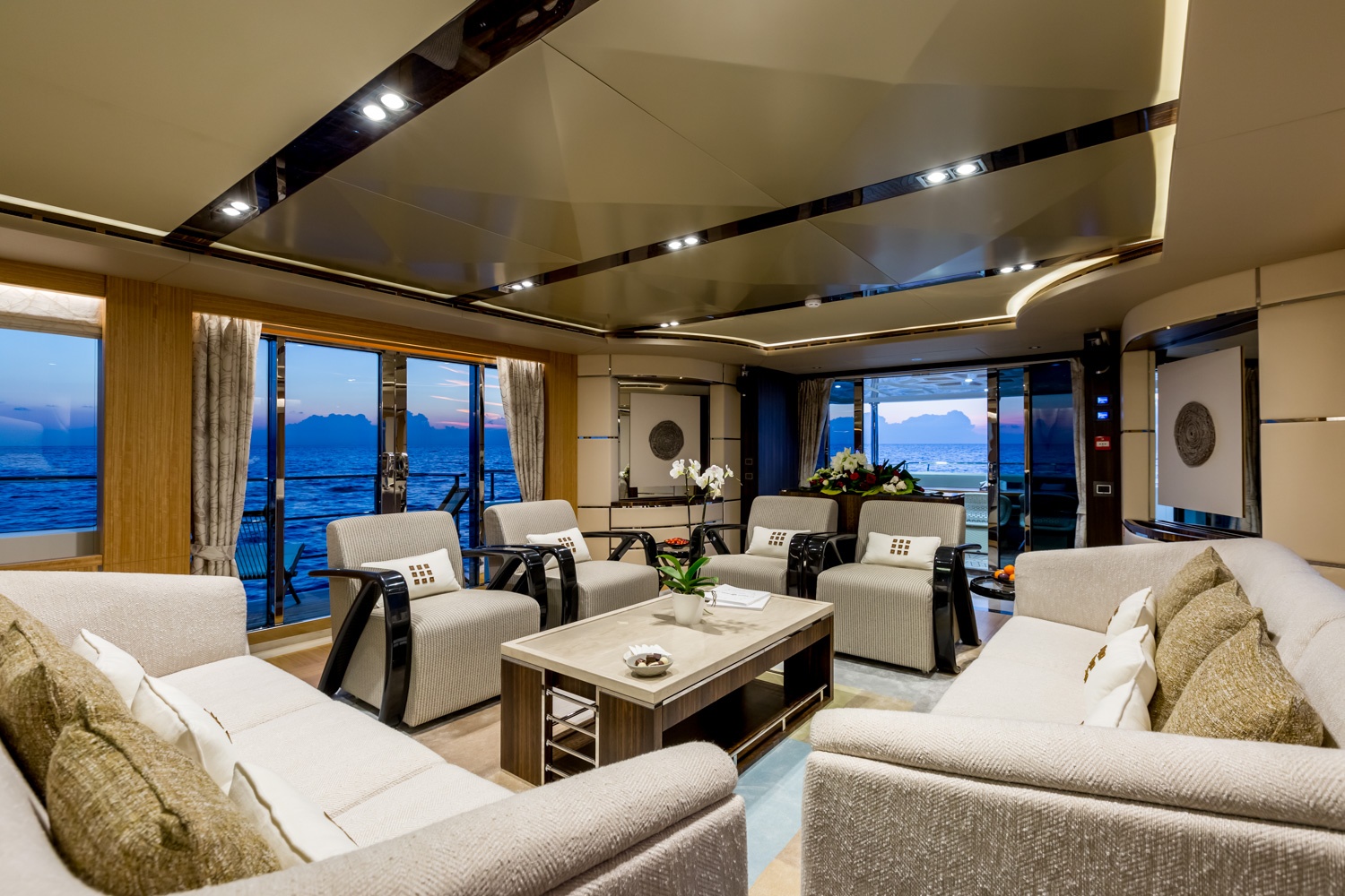 Majesty 110 Main Saloon