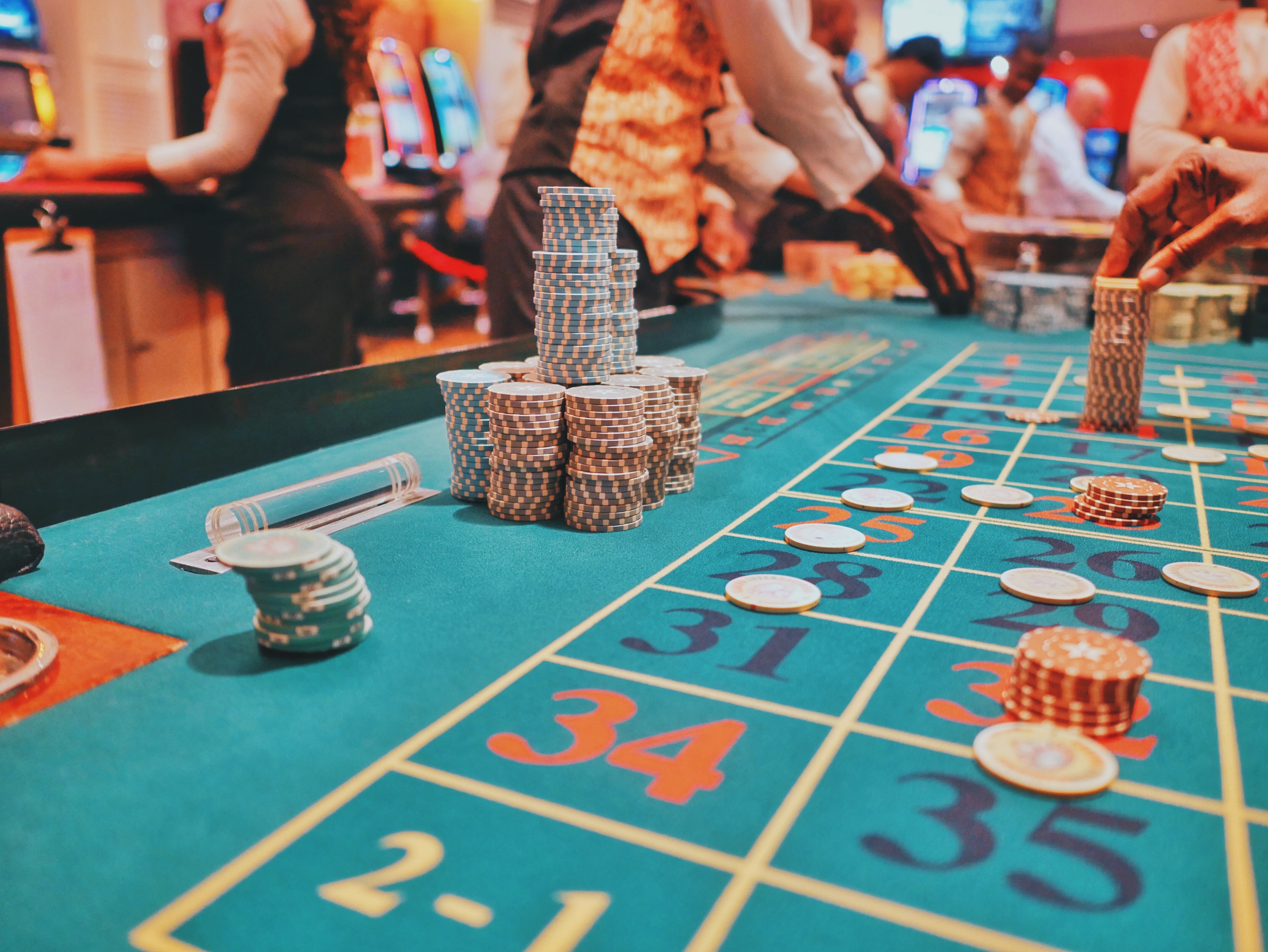 How Casinos Influence Gamblers