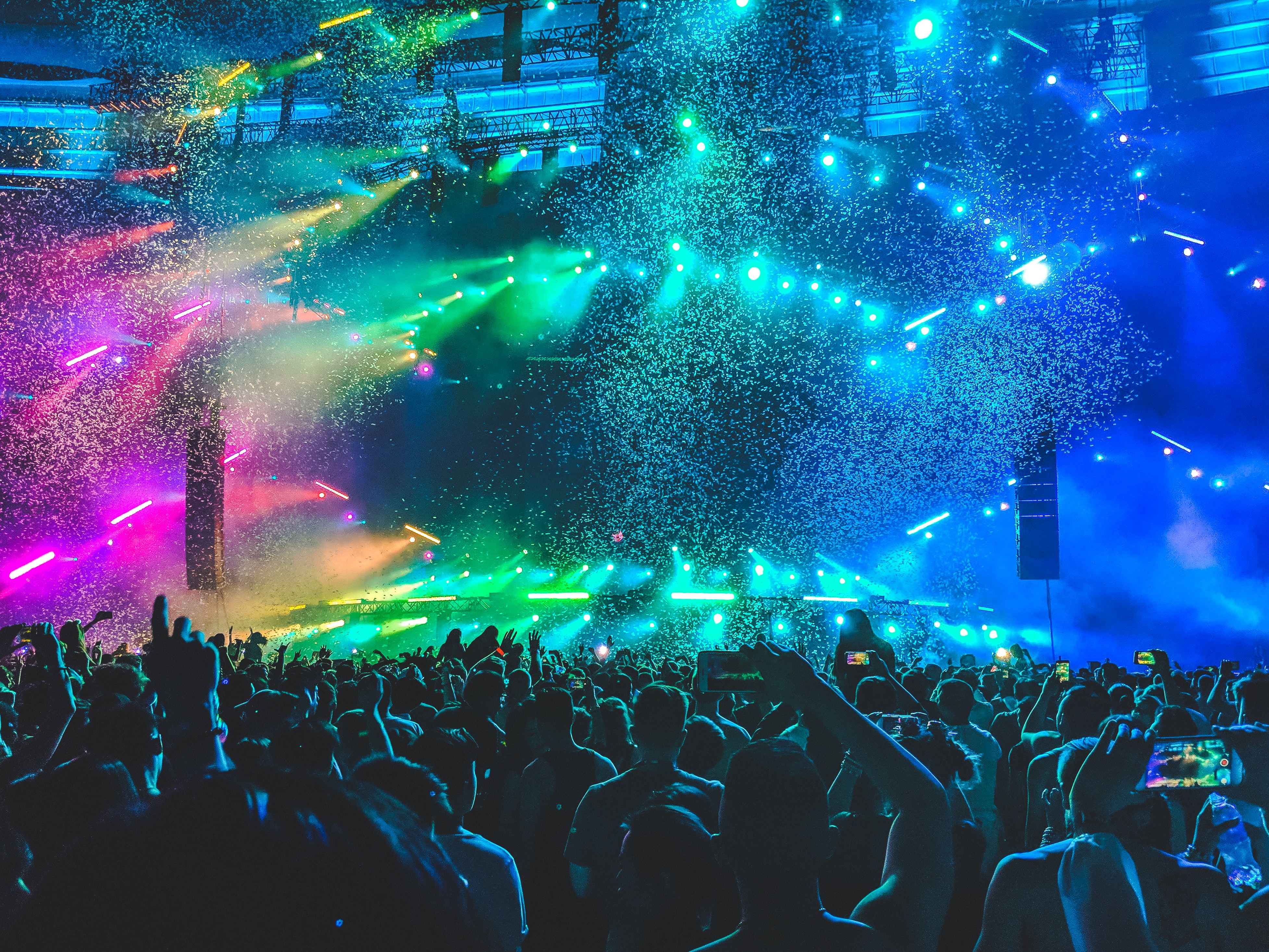 Crowd Sourcing Content Creation Using Immersion