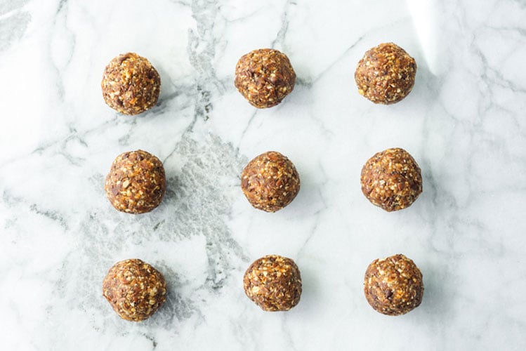 Almond Butter Oatmeal Protein Balls (6 Ingredients) – A Simple Palate