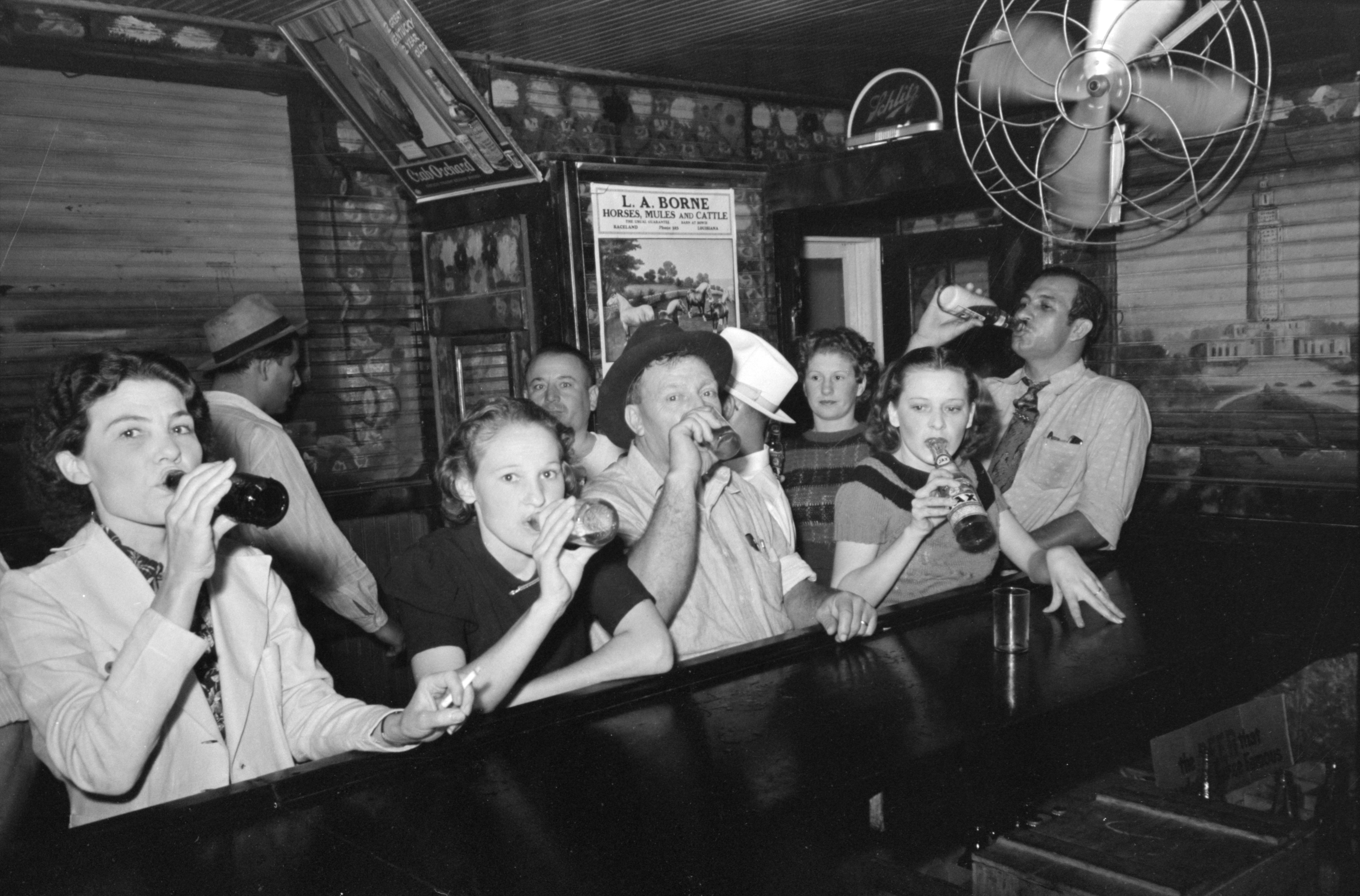 Raceland_Louisiana_Beer_Drinkers_Russell_Lee