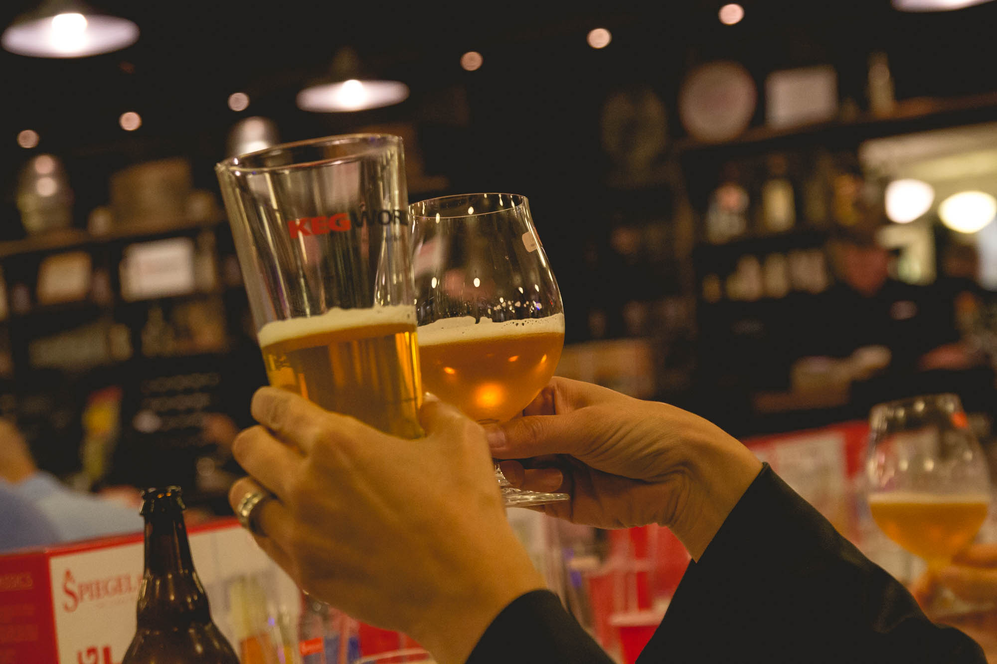 how-to-taste-beer-like-a-pro-LOOK
