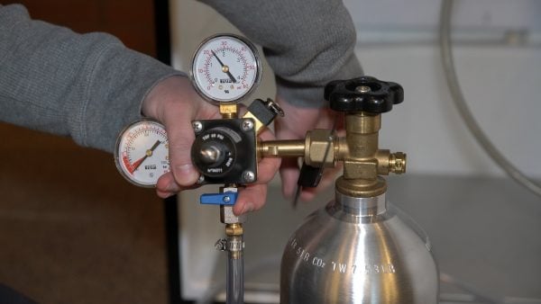 Step 1: Turn off air flow from previous keg.