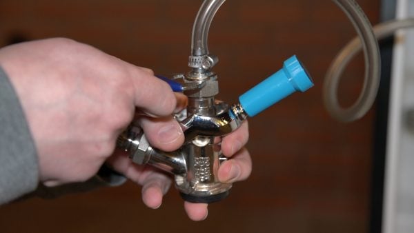 Step 6: Remove beer line from keg coupler.
