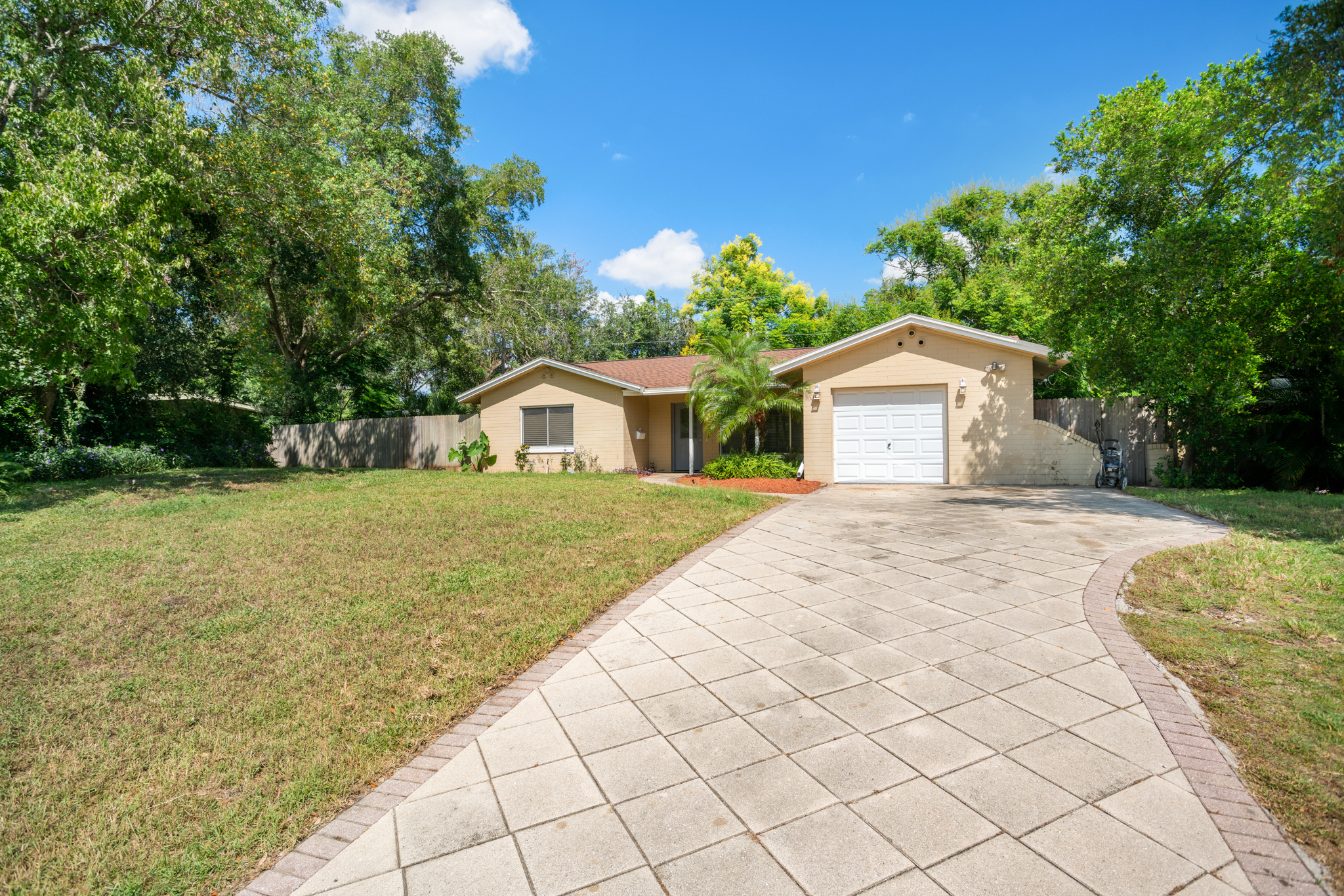 155 N Lakewood Circle