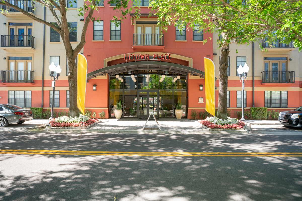 911 N Orange Avenue, #123