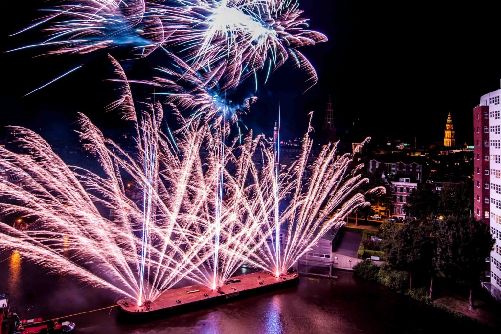 bridge days 2021: New years eve firework 