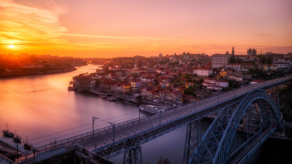 The 4th cheapest New Years destination Porto with a beautiful sunset and a stunning overview of the city