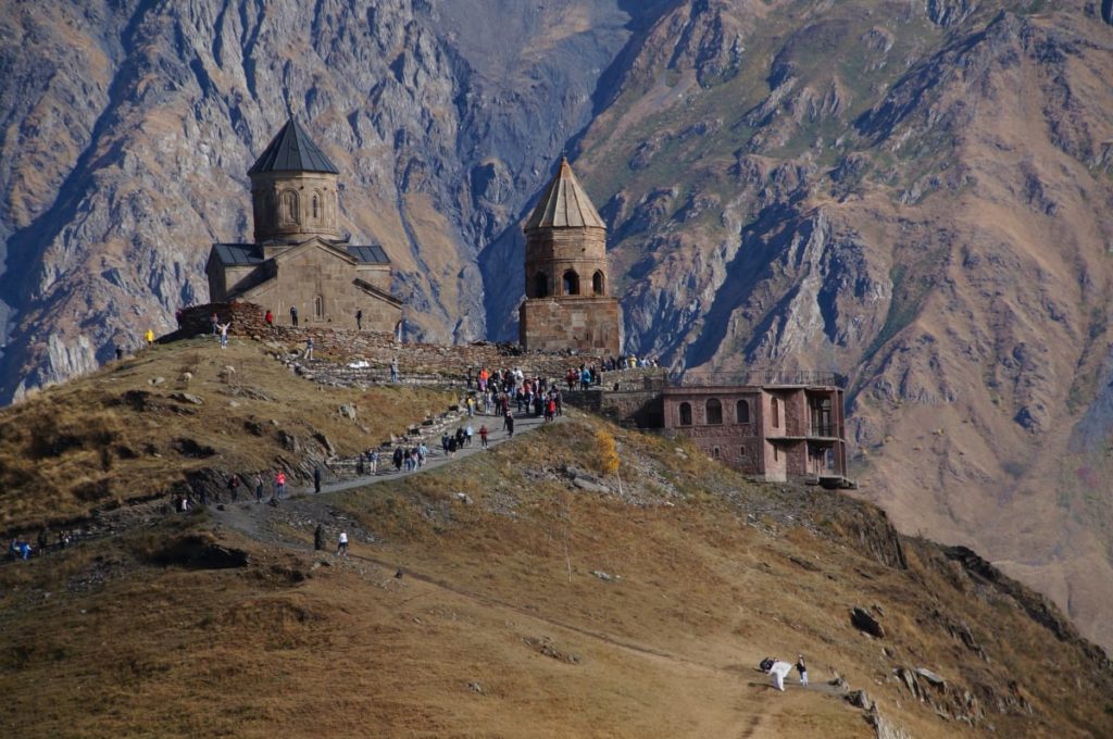 Gergeti Trinity Kirche von vor dem Kazbek 