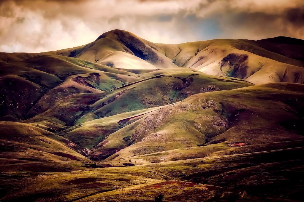 Rugged earth-colored rolling hills in Iceland