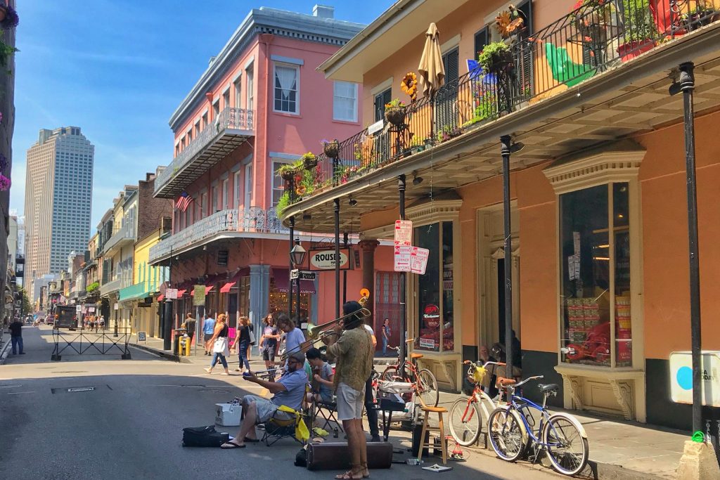 Best girls trips 2021 in New Orleans. A band playing on the streets
