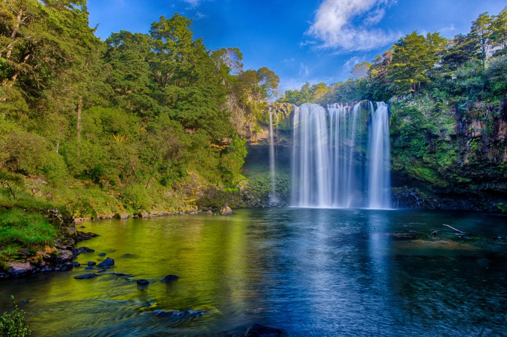 The only New Zealand travel guide that you need of KeriKeri waterfalls