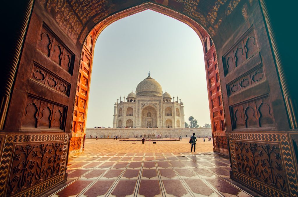 photo of the Taj Mahal, the beautiful monument in India