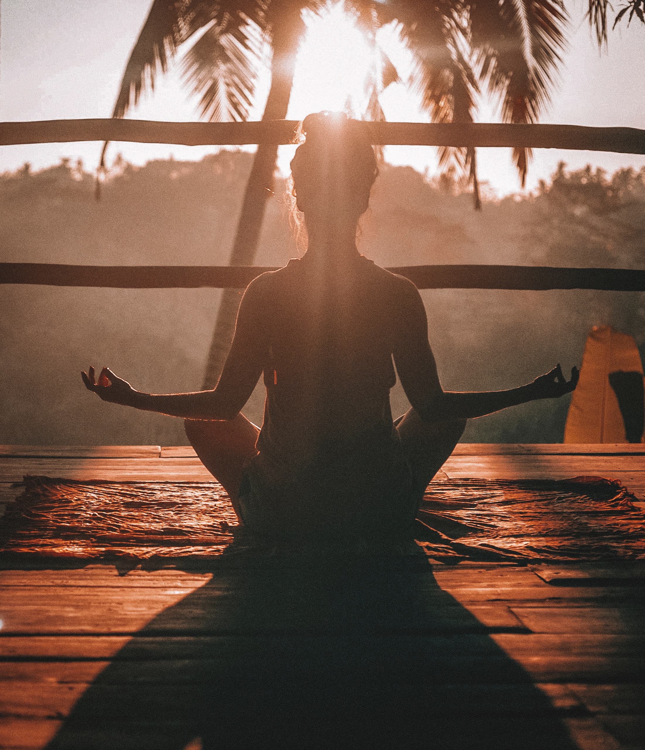 Yoga im Sonnenuntergang 