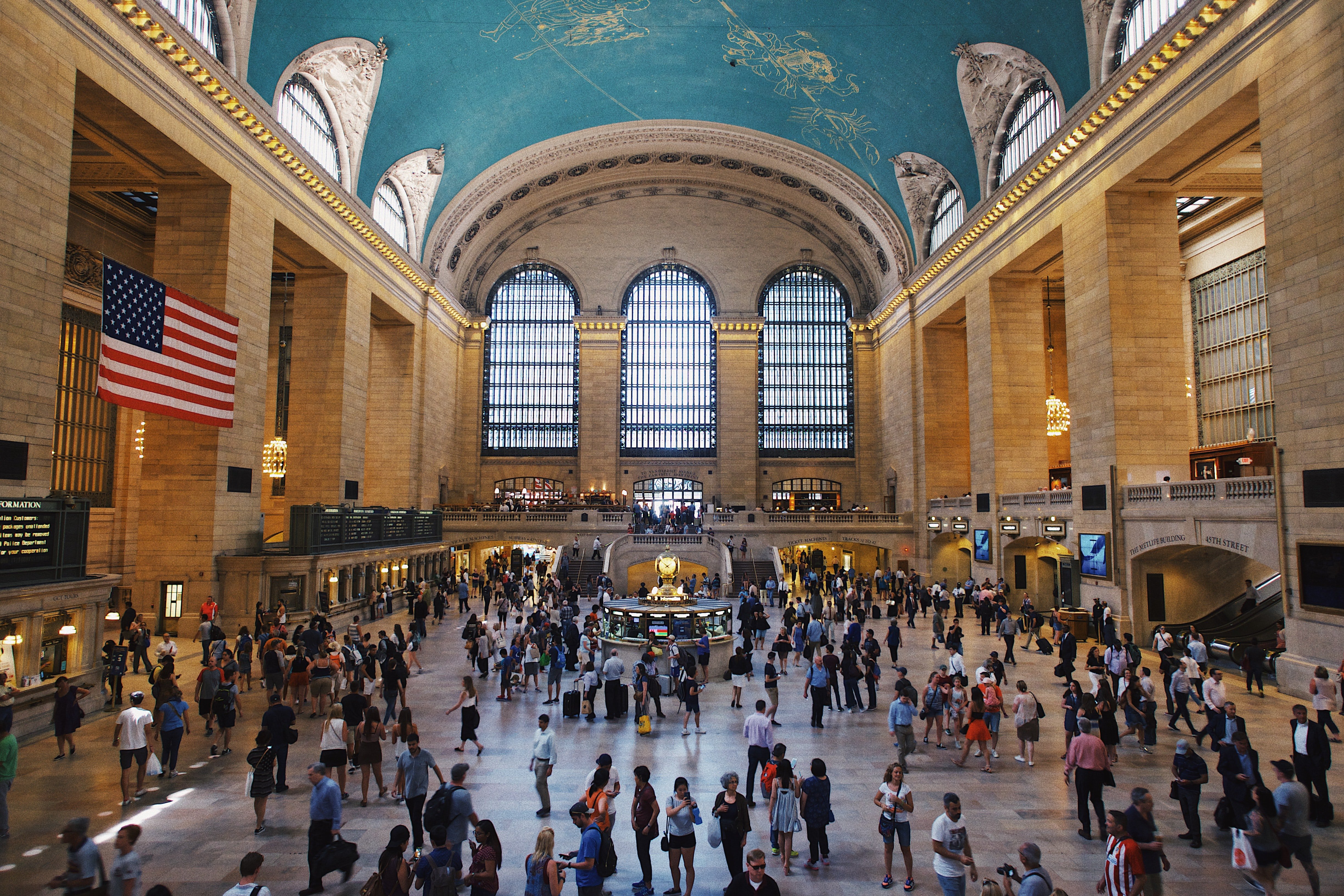 Lots of people in the central hall of New York's train station