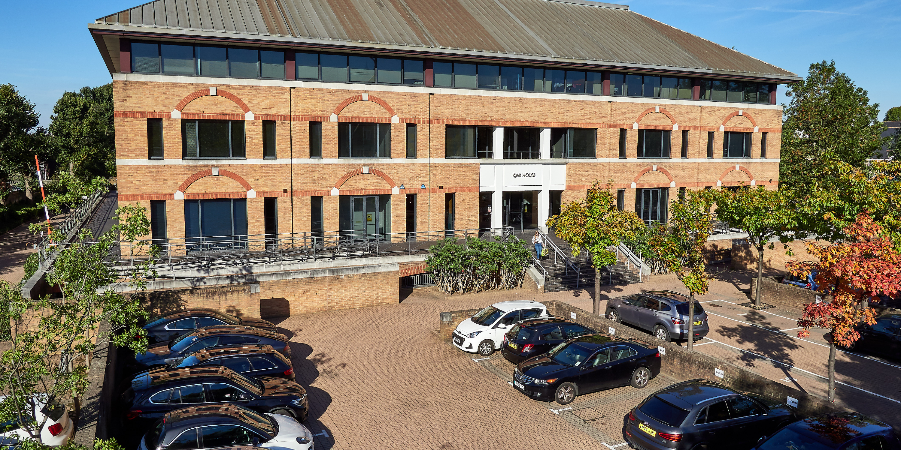 Oak-House-Watford-External-Front-Entrance-2x1